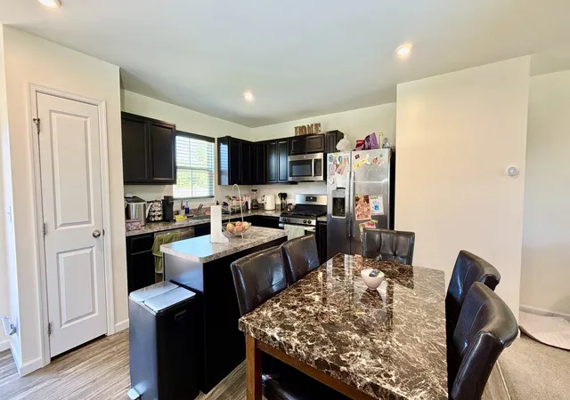 Photo 4 of Single family home for sale at 1907 Carriage Ln, Joliet, IL 60433 | MLS# 12779981 | Listing updated on 2026-10-08