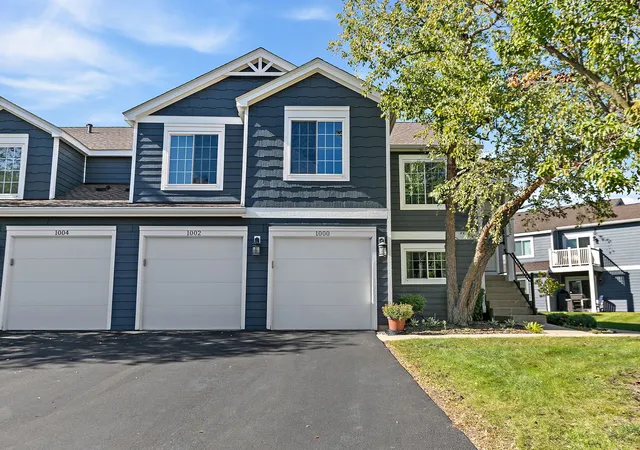 Condo for sale at 1002 Boston Cir #1002, Schaumburg, IL 60193 | MLS# 12779995