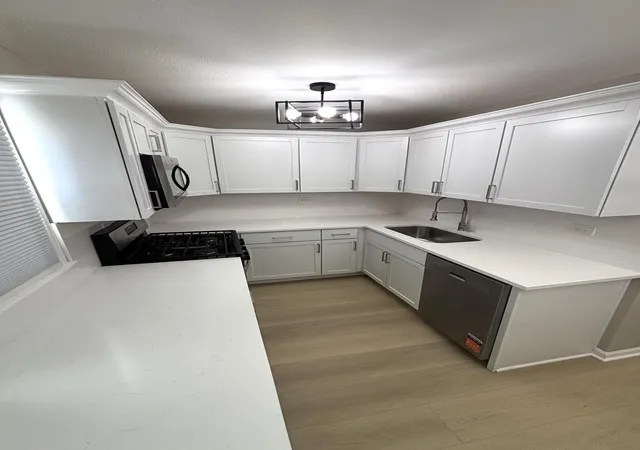 Photo 4 of Single family home for sale at 8204 Austin Ave, Burbank, IL 60459 | MLS# 12779996 | Listing updated on 2026-10-08