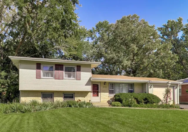 Photo 1 of Single family home for sale at 278 Union St, Crystal Lake, IL 60014 | MLS# 12780003 | Listing updated on 2026-10-08