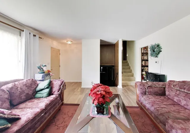Photo 3 of Single family home for sale at 278 Union St, Crystal Lake, IL 60014 | MLS# 12780003 | Listing updated on 2026-10-08