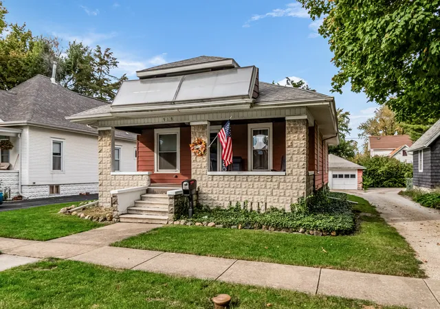Single family home for sale at 919 E Washington St, Pontiac, IL 61764 | MLS# 12780008