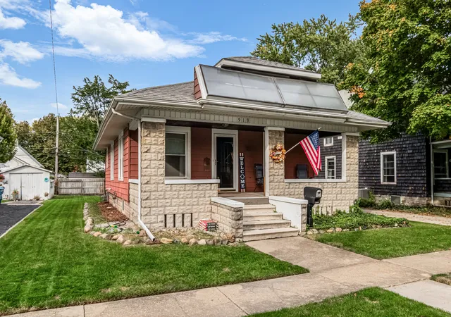 Photo 3 of Single family home for sale at 919 E Washington St, Pontiac, IL 61764 | MLS# 12780008 | Listing updated on 2026-10-21
