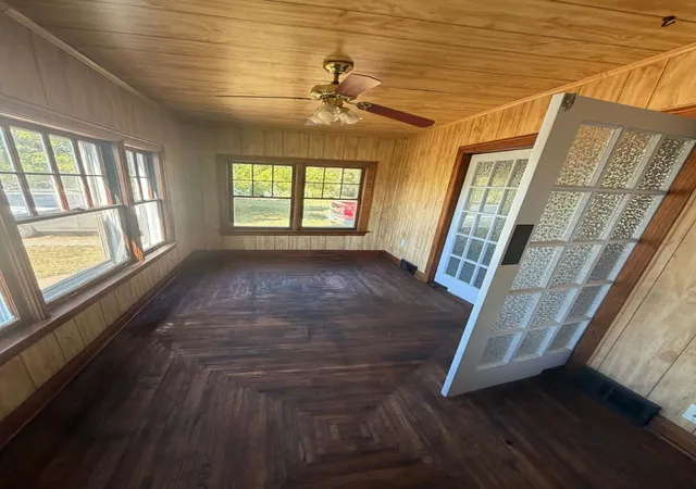 Photo 3 of Single family home for sale at 3648 Poplar St, Thompsonville, IL 62890 | MLS# 12780023 | Listing updated on 2026-10-13