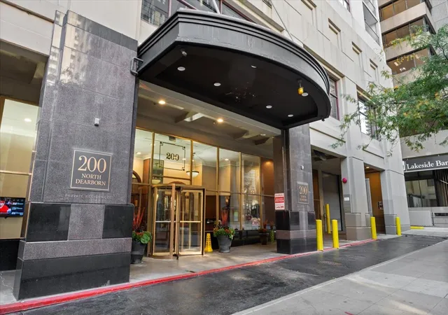 Photo 2 of Condo for sale at 200 N Dearborn St #4001, Chicago, IL 60601 | MLS# 12780030 | Listing updated on 2026-10-09