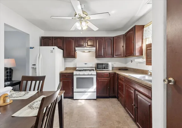 Photo 4 of Single family home for sale at 3740 176th Place, Country Club Hills, IL 60478 | MLS# 12780035 | Listing updated on 2026-10-08