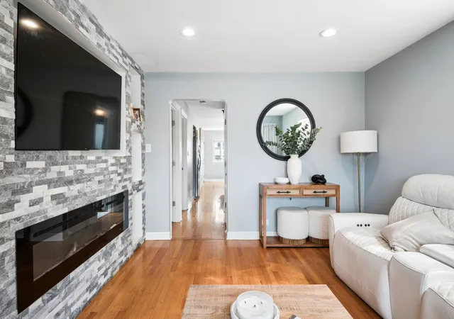 Photo 4 of Single family home for sale at 3738 W 83rd Place, Chicago, IL 60652 | MLS# 12780038 | Listing updated on 2026-10-08