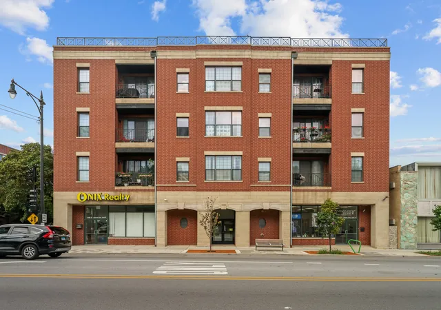 Condo for sale at 5300 N Lincoln Ave #3C, Chicago, IL 60625 | MLS# 12780039