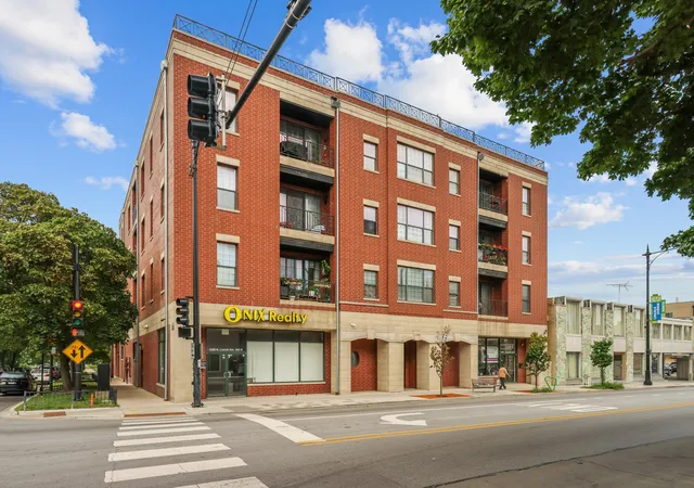 Photo 1 of Condo for sale at 5300 N Lincoln Ave #3C, Chicago, IL 60625 | MLS# 12780039 | Listing updated on 2026-10-08