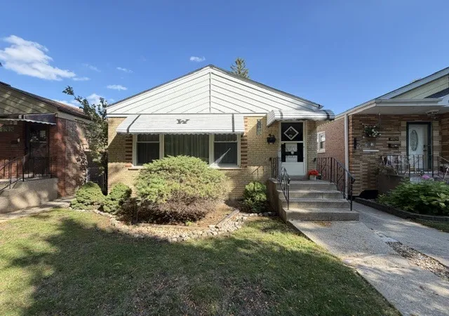Single family home for sale at 4821 S Leamington Ave, Chicago, IL 60638 | MLS# 12780057