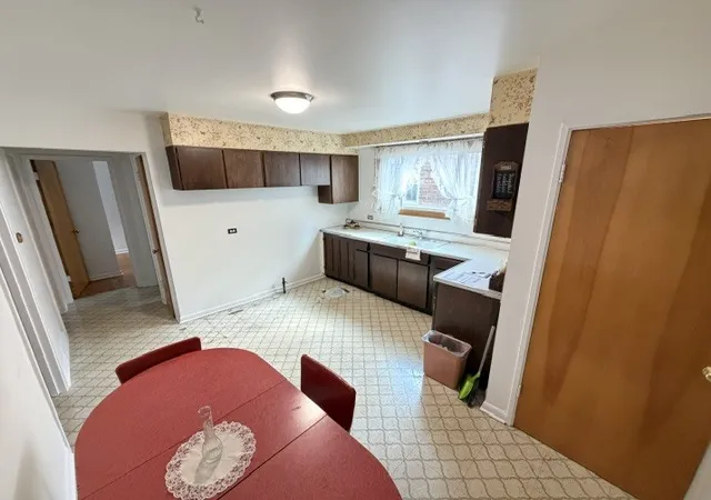 Photo 2 of Single family home for sale at 4821 S Leamington Ave, Chicago, IL 60638 | MLS# 12780057 | Listing updated on 2026-10-08