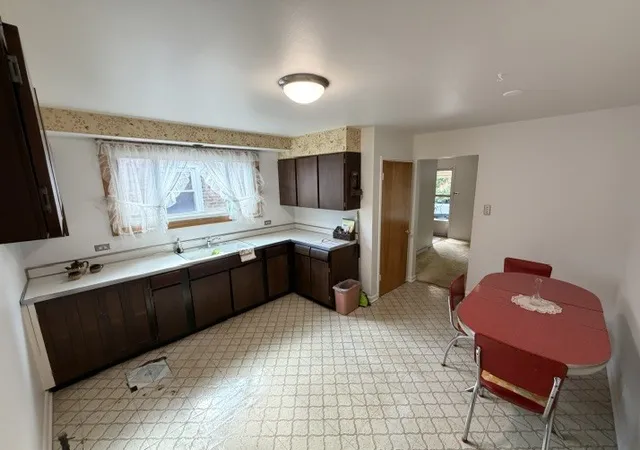Photo 3 of Single family home for sale at 4821 S Leamington Ave, Chicago, IL 60638 | MLS# 12780057 | Listing updated on 2026-10-08