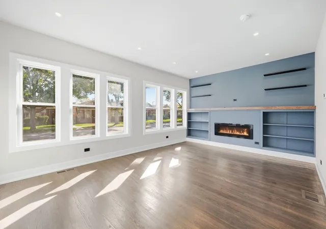 Photo 3 of Single family home for sale at 8718 S Euclid Ave, Chicago, IL 60617 | MLS# 12780068 | Listing updated on 2026-10-09