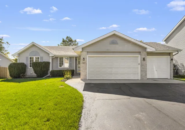 Photo 1 of Sale Pending at 307 White Oak Dr, Poplar Grove, IL 61065 | MLS# 12780072 | Listing updated on 2026-10-14