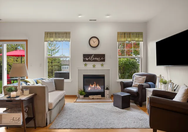 Photo 4 of Townhouse for sale at 88 Johnson Ct, North Aurora, IL 60542 | MLS# 12780084 | Listing updated on 2026-10-10