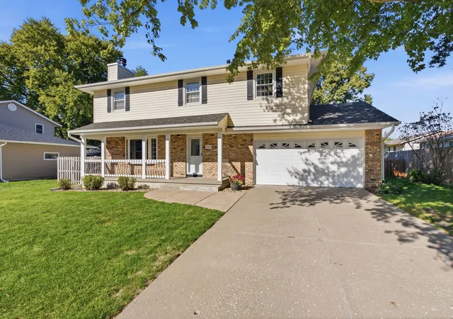 Photo 1 of Single family home for sale at 4480 Montclair Ct, Bettendorf, IA 52722 | MLS# 12780085 | Listing updated on 2026-10-10
