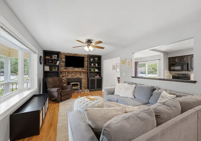 Photo 3 of Single family home for sale at 4480 Montclair Ct, Bettendorf, IA 52722 | MLS# 12780085 | Listing updated on 2026-10-10