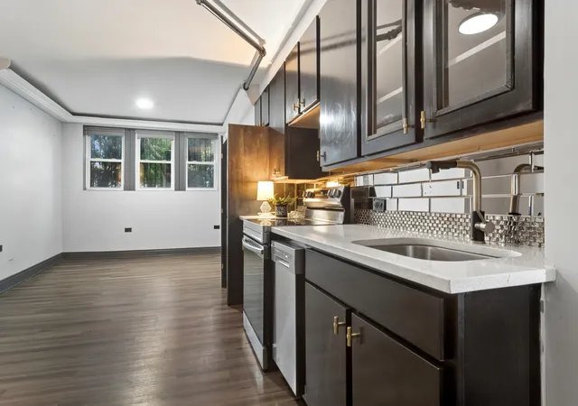 Listing Photo 4 - Condo for sale in building located at 4134 N Keystone Ave, Chicago, IL 60641 - Unit #G