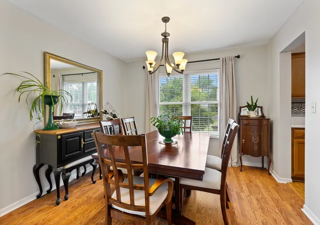 Photo 4 of Single family home for sale at 1450 Ashwood Dr, Elgin, IL 60123 | MLS# 12780092 | Listing updated on 2026-10-09