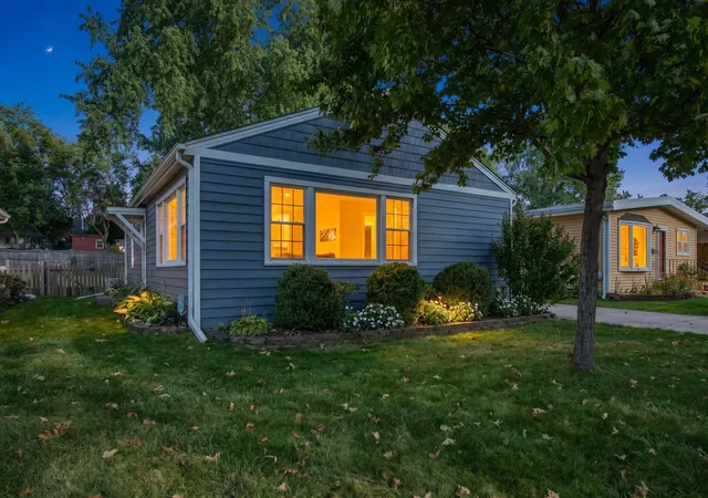 Photo 3 of Single family home for sale at 559 S Park Rd, Lombard, IL 60148 | MLS# 12780100 | Listing updated on 2026-10-09