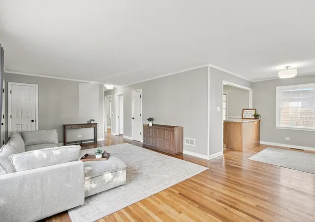 Photo 3 of Single family home for sale at 559 S Park Rd, Lombard, IL 60148 | MLS# 12780100 | Listing updated on 2026-10-09