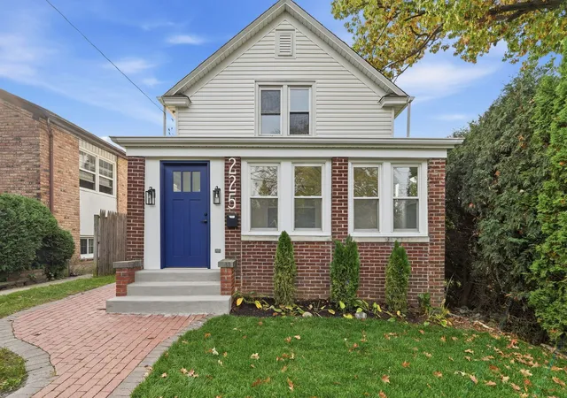 Photo 1 of Single family home for sale at 225 Burchell Ave, Highwood, IL 60040 | MLS# 12780110 | Listing updated on 2026-10-29