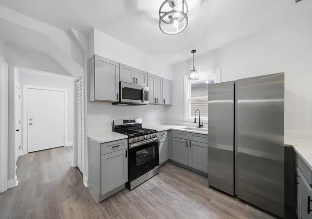 Photo 4 of House for sale at 4239 N Albany Ave, Chicago, IL 60618 | MLS# 12780116 | Listing updated on 2026-10-09