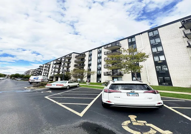 Condo for sale at 9098 W Terrace Dr #4-K, Niles, IL 60714 | MLS# 12780122