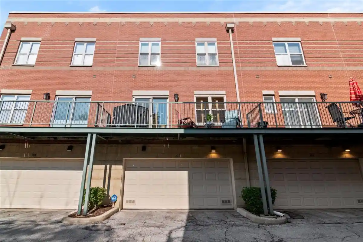 Listing Photo 29 - Condo for sale in 4530 S Woodlawn Ave located at 4530 S Woodlawn Ave, Chicago, IL 60653 - Unit #305
