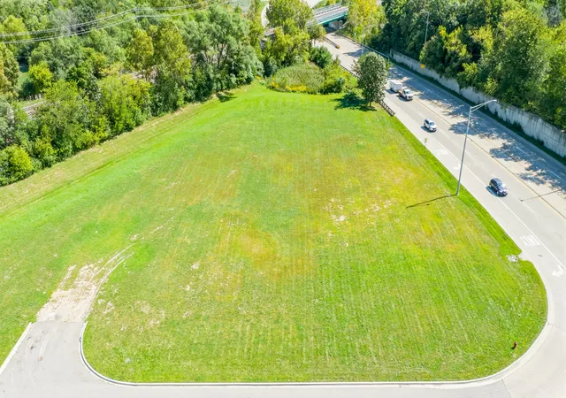Photo 1 of Land for sale at 4220 Northwest Hwy, Crystal Lake, IL 60014 | MLS# 12780125 | Listing updated on 2026-10-10