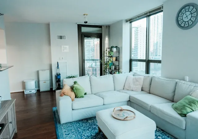 Photo 3 of Condo for sale at 400 N Lasalle Blvd #1401, Chicago, IL 60654 | MLS# 12780150 | Listing updated on 2026-10-08