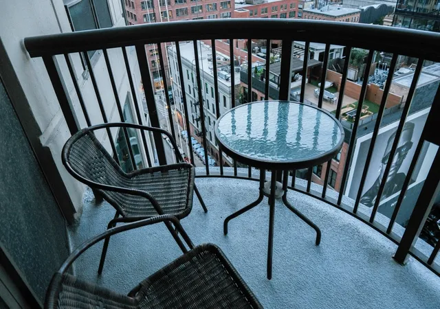 Listing Photo 5 - Condo for sale in building located at 400 N Lasalle Blvd, Chicago, IL 60654 - Unit #1401