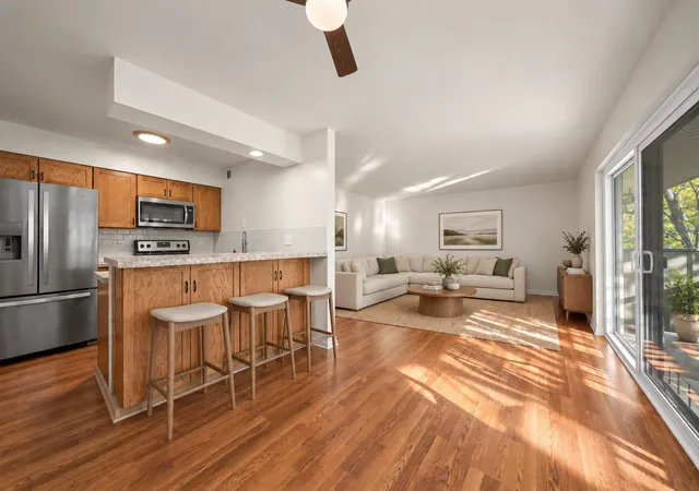 Photo 4 of Condo for sale at 2335 S Main St #3A, Lombard, IL 60148 | MLS# 12780157 | Listing updated on 2026-10-08
