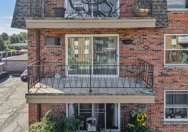 Condo for sale at 9143 S Roberts Rd #21, Hickory Hills, IL 60457 | MLS# 12780158