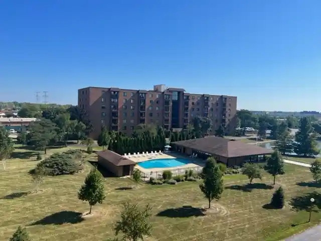 Listing Photo 36 - Condo for sale in 1747 W Crystal Ln located at 1747 W Crystal Ln, Mount Prospect, IL 60056 - Unit #207