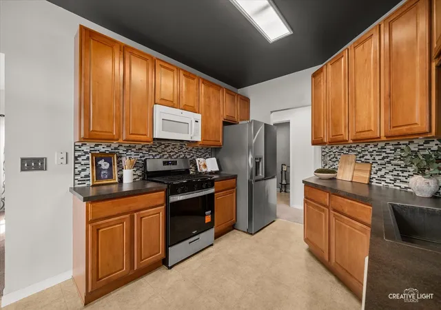 Listing Photo 3 - Condo for sale in building located at 2268 Summerlin Dr, Aurora, IL 60503 - Unit #2268