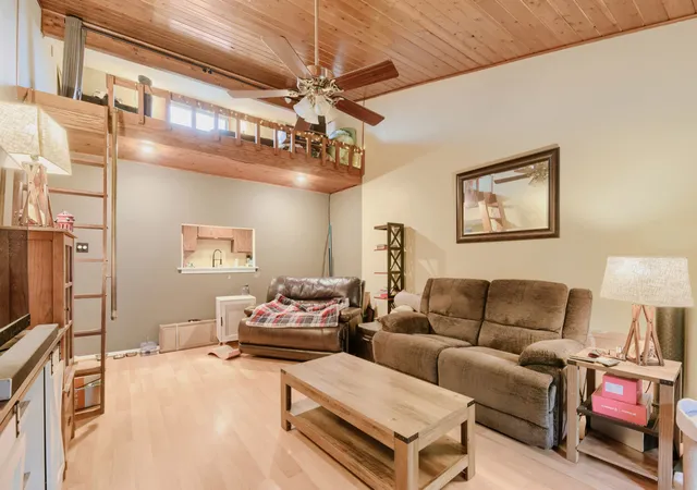 Listing Photo 4 - Condo for sale in building located at 14509 Sussex Ct, Oak Forest, IL 60452 - Unit #PH3