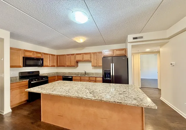 Listing Photo 5 - Condo for sale in building located at 4811 N Olcott Ave, Harwood Heights, IL 60706 - Unit #314