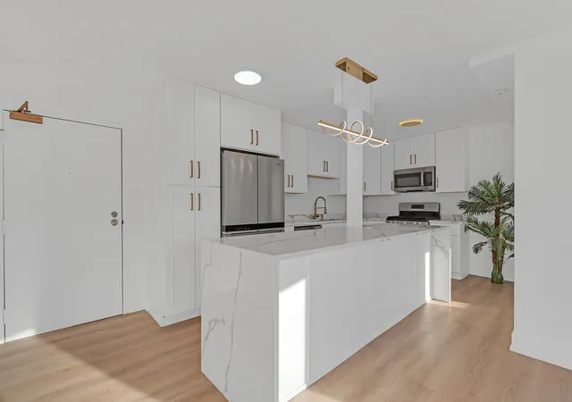Listing Photo 5 - Condo for sale in building located at 5500 Lincoln Ave, Morton Grove, IL 60053 - Unit #504W