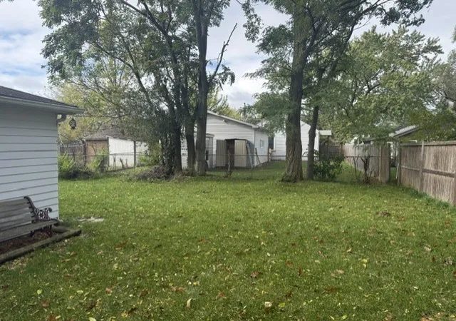 Photo 4 of Single family home for sale at 35670 N Laurel Ave, Ingleside, IL 60041 | MLS# 12780185 | Listing updated on 2026-10-20