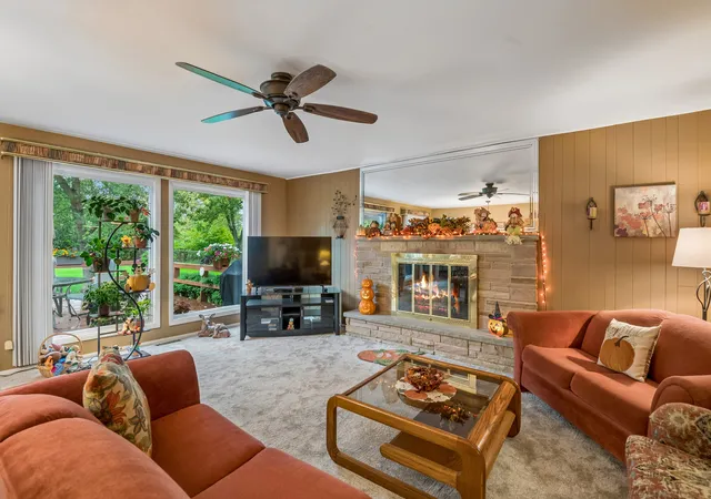 Photo 4 of Single family home for sale at 2228 Hanlon Rd, Libertyville, IL 60048 | MLS# 12780221 | Listing updated on 2026-10-16