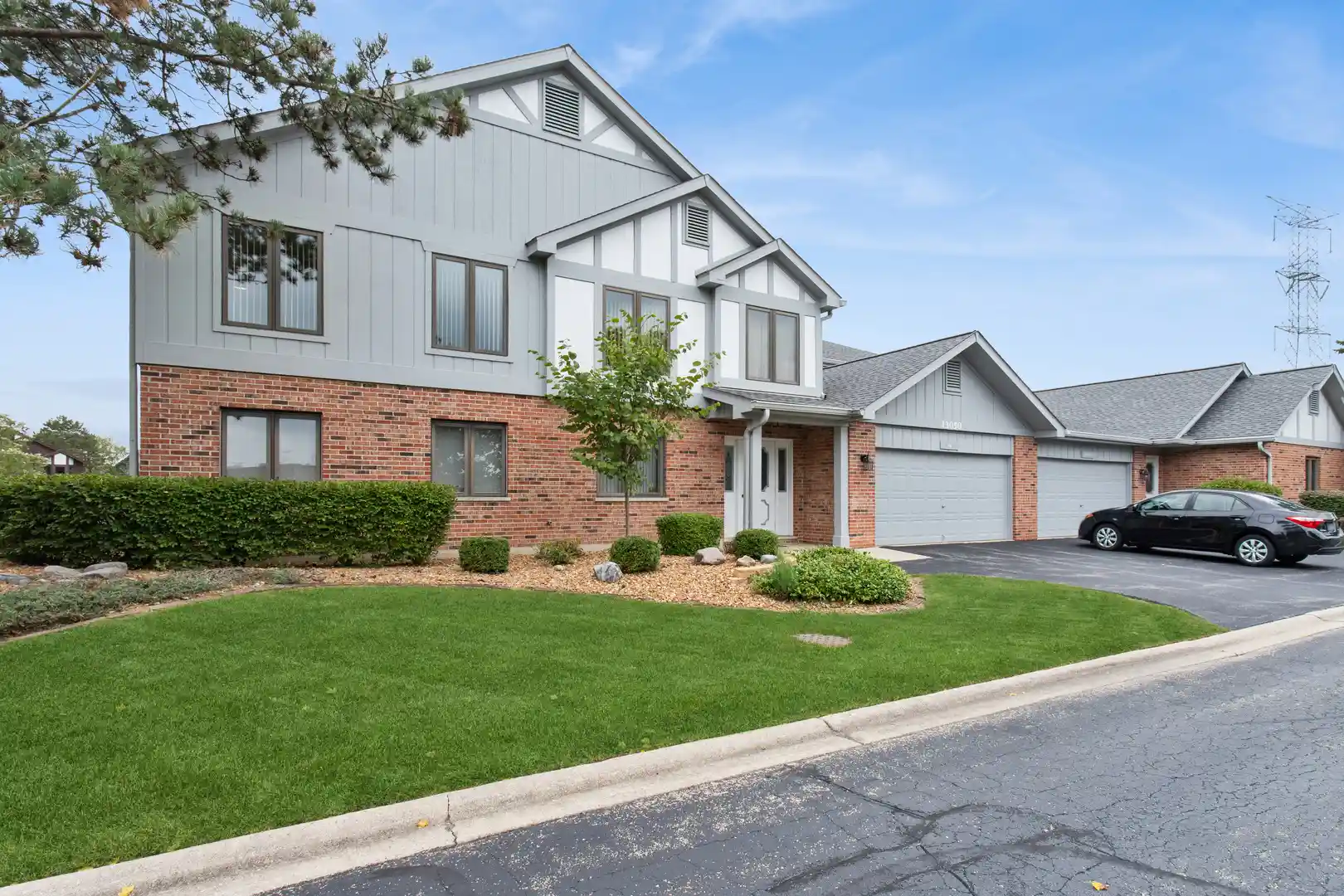 Listing Photo 2 - Condo for sale in 13050th Ter Dr located at 13050th Ter Dr, Palos Park, IL 60464 - Unit 13050 Terrace Dr