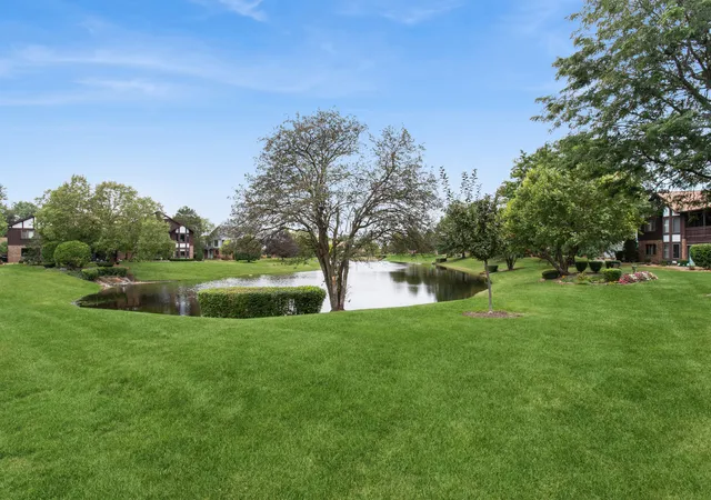 Photo 4 of Condo for sale at 13050 Terrace Dr #0, Palos Park, IL 60464 | MLS# 12780233 | Listing updated on 2026-10-08