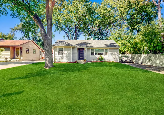 Photo 1 of Single family home for sale at 1324 Hamilton Ave, Elmhurst, IL 60126 | MLS# 12780239 | Listing updated on 2026-10-10