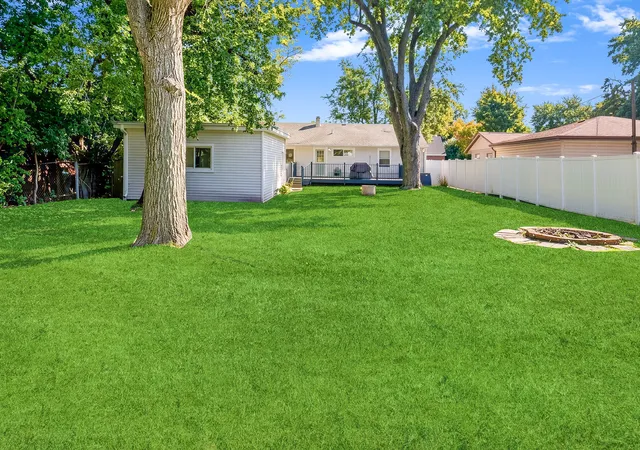 Photo 2 of Single family home for sale at 1324 Hamilton Ave, Elmhurst, IL 60126 | MLS# 12780239 | Listing updated on 2026-10-10