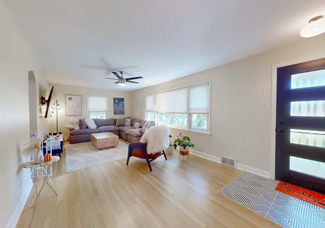 Photo 3 of Single family home for sale at 1324 Hamilton Ave, Elmhurst, IL 60126 | MLS# 12780239 | Listing updated on 2026-10-10