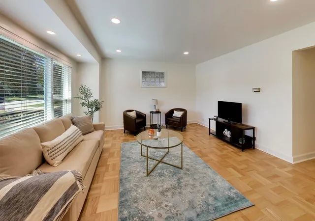 Photo 3 of Single family home for sale at 7510 W Jonquil Ter, Niles, IL 60714 | MLS# 12780243 | Listing updated on 2026-10-09