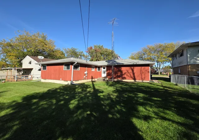 Photo 3 of Single family home for sale at 2207 16th Avenue, Sterling, IL 61081 | MLS# 12780250 | Listing updated on 2026-10-09
