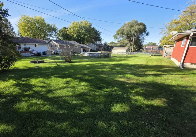 Photo 4 of Single family home for sale at 2207 16th Avenue, Sterling, IL 61081 | MLS# 12780250 | Listing updated on 2026-10-09