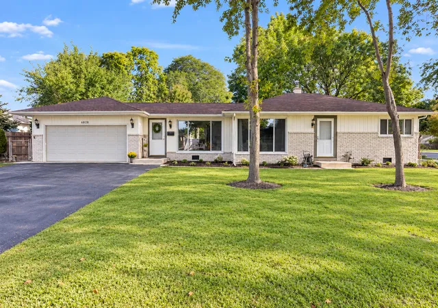 Photo 1 of Single family home for sale at 3810 Bobwhite Ln, Rolling Meadows, IL 60008 | MLS# 12780260 | Listing updated on 2026-10-08